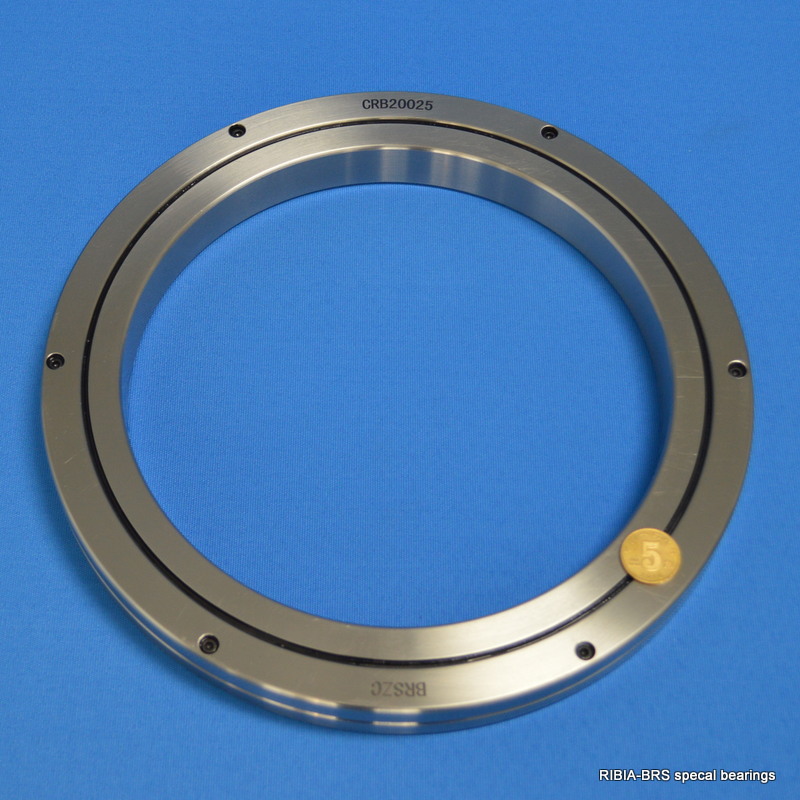 CRBC25025 crossed roller bearings 