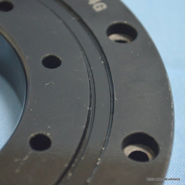 RU124G Crossed Roller Bearing black coat rust-proof